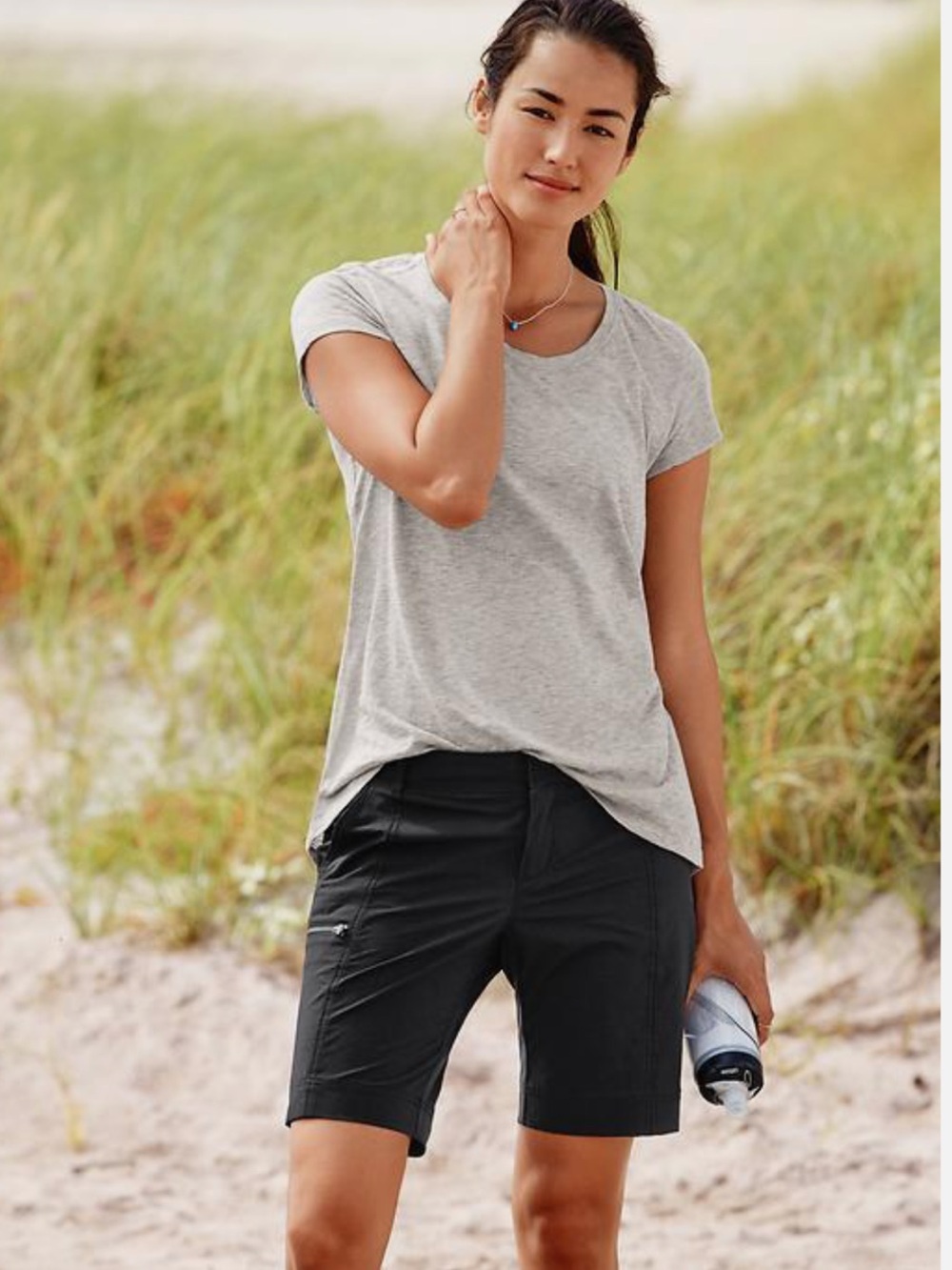 ATHLETA (NWOT) Women’s Black Bermuda Shorts With Front & Back Pockets, Size 6.